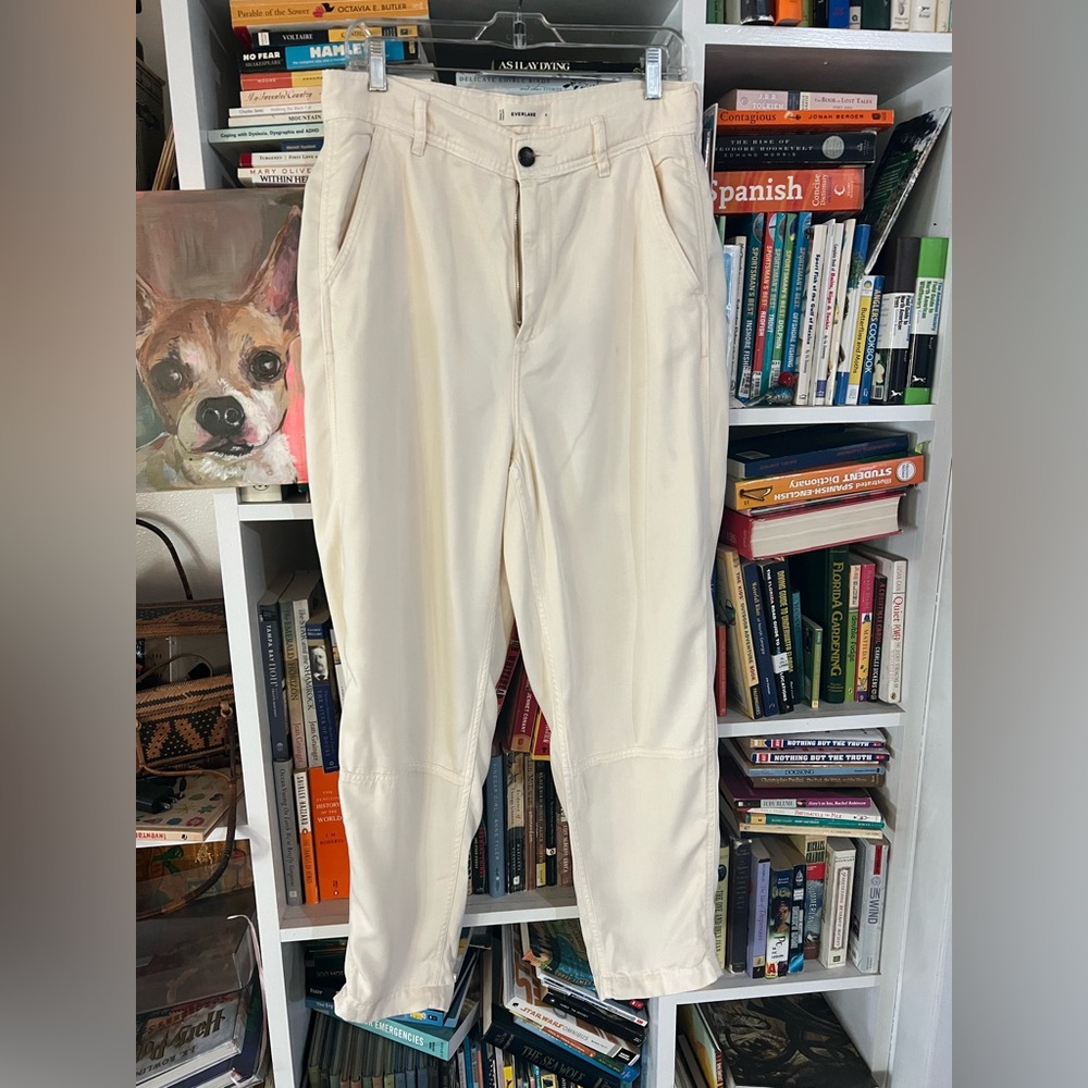 Everlane Buttersoft Chinos in Bone 8 
off white minimalist capsule wardrobe pant